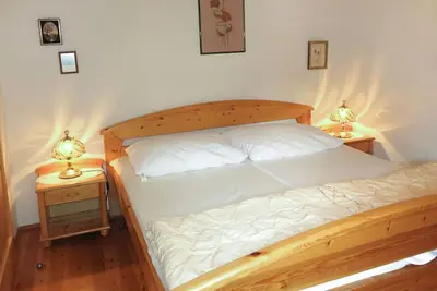 Image de Agréable appartement dans une maison de vacances avec Wifi, Tv, terrasse, animaux admis, parking