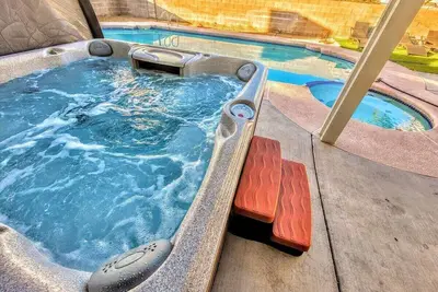 Image de #56 Villa w\/Pool & Spa: mins to Lv Strip\/Stadiums