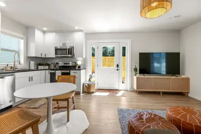 Image de Modern Guest House Near Downtown!