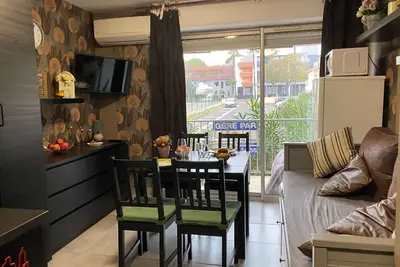 Image de Charmant T2 rénové avec clim, WiFi et parking à 15 min des Thermes de Balaruc-les-Bains