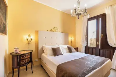 Image de Suite apartment with period furnishings - Beatrice