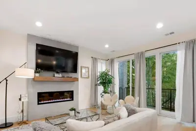 Image de 3 Bdr Astonishing New Apt Steps From United Center