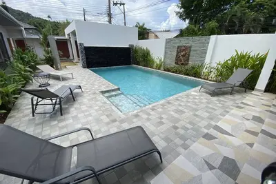 Image de Few Minutes to Naiharn Beach, 3 Bedrooms Pool Villa