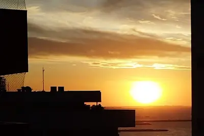 Apartment 2 bedrooms with sea view suite 50mts Beira Mar