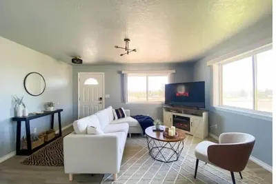 Image de Madras Oak House ● Entire Home w/Unopposed Mountain View ● Fireplace ● Bbq