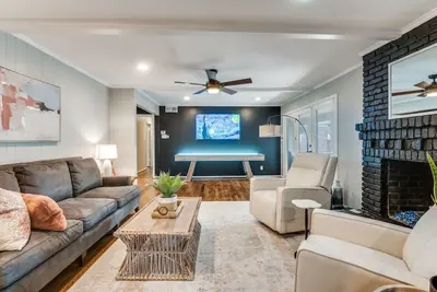 Heated Pool, Shuffleboard, Putting Green, Gm Rm!