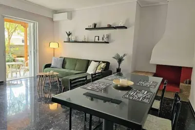 Modern Garden View Apt in Voula, Athens - Luxe
