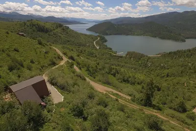Image de Unbelievably Scenic Mountainside Cabin