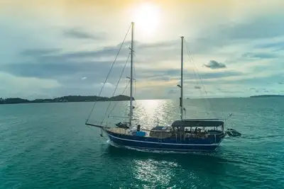 Image de Luxury Boat Floating Hotel!