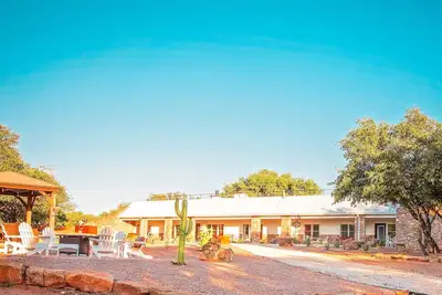 Image de Subterranean Home-meaning built on side of a hill