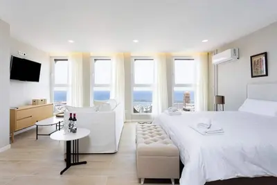 Image de Home2Book Stylish Sea Views Studio Santa Cruz