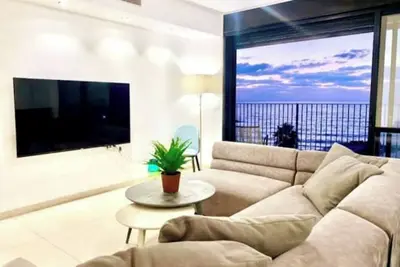 Image de Full Sea View On The Beach 3br - Luxury Apartment