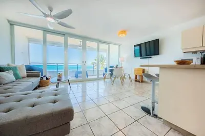 Image de Cozy Ocean-Front 2br/2Bath on Luquillo Beach w/Pk