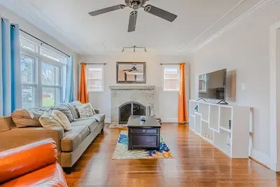 Image de Cozy Craftsman in the Center of Oak Cliff