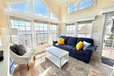 Image de Dreamy Sunsets! Waterfront-Pet Friendly-Pickleball!