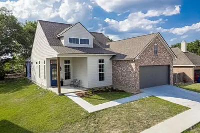 Image de Brand New Luxury Home In The Center Of Lafayette