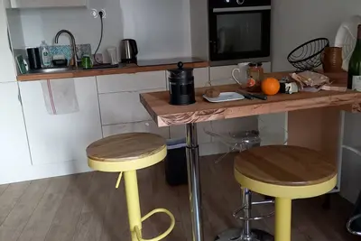 Image de Charmant T2 avec terrasse ombragée à  7 minutes à pied du port