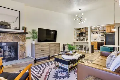 Image de Pool + Ski-In Access: Copper Mountain Condo!