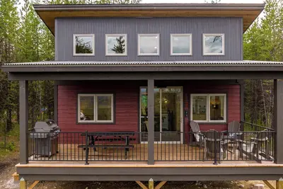 Image de One of a kind views of Glacier National Park! Summit Cabin at Thunderbird Ridge.