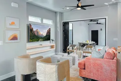 Image de Beautiful Home In Perfect Location: Private Pool, 18 Guests, Fun Kids Bunk Room