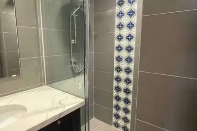 Image de High-ser apt w parking, skylineview, 2br incenter