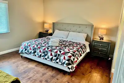 Image de Promo 15% Weekly And 30% Monthly Discount\nCozy house 4 bedrooms/2. 5 bathrooms