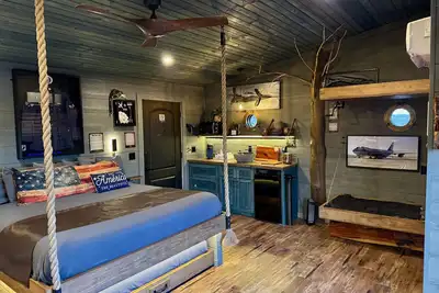 Image de Smoky Mountain Interactive Treehouse | Views + Slide | Secret Beds | Sleeps 6