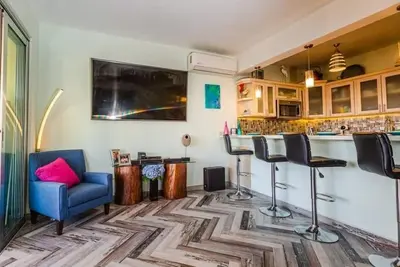 Image de 2 Bedroom, 2 Bath 1 block from the beach in Los Picos, Bucerias