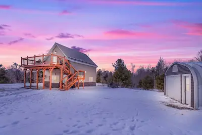 Image de All-season cozy pet-friendly country retreat on 24 acres; mins to trails & lakes