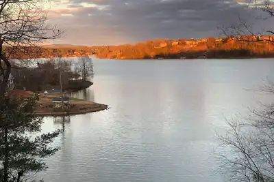 Image de Hickory Home Near Downtown & Lake + Pet Friendly