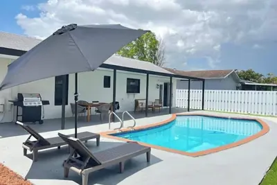 Image de Amazing bohemian house with a pool in a very nice neighborhood