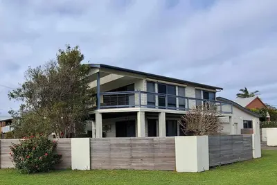 Image de The Wave House - Prime location, close to beaches & amenities |ocean view deck\n\n