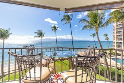 Image de Beachfront, spacious, absolutely stunning Oceanfront Condo with Free Parking