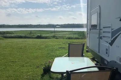 Image de On the water Rv with Breathtaking Views