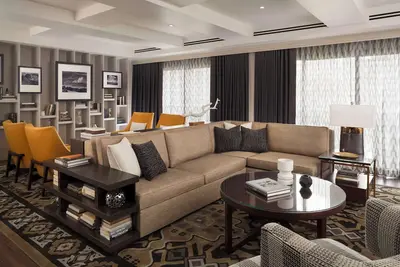 Image de 1-Bedroom Suite at a 4⭐️ Hotel