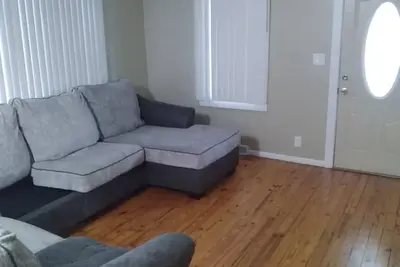 Image de Cute home conveniently located in Railroad City Usa. 4 miles from Union Station!