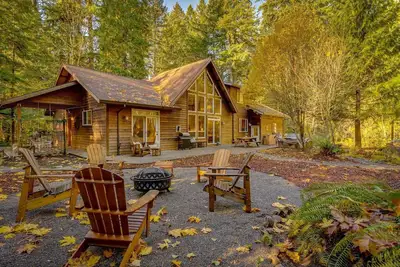 Image de Spectacular Private Mountain Cabin on 6 Acres, Epic Outdoor, Hot Tub, Game Room, Pond