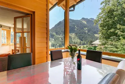 Appartement spacieux avec vue imprenable et sauna