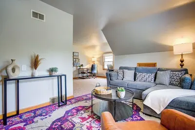 Image de Across from St Luke's. A/C. Free Washer & Dryer.