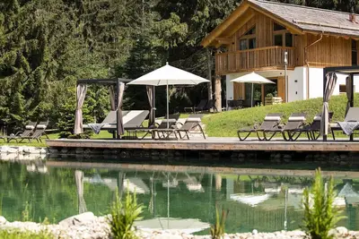 Image de Chalet confortable à Wölting avec étang de baignade naturel