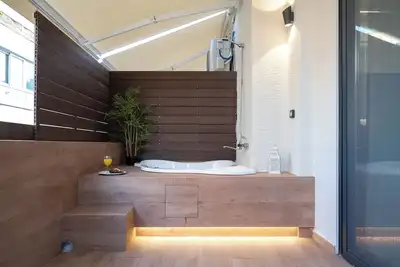 Image de Apt with Hot tub in Monastiraki. , Dream in Athens