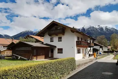 Image de Family-friendly, newly renovated vacation home in the heart of Wallgau!