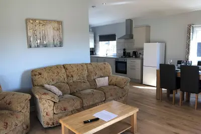 Image de 10 Mins to Bury St Edmunds, Lovely Adults-only Lodge on Kings Forest, West Stow