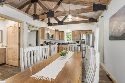 Image de Newly Built 5 Bedroom Cabin at Green Valley Resort