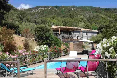 Image de Villa avec piscine chauffée près de Porto-Vecchio. Calme et sérénité