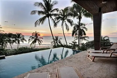 Image de Flamingo Beachfront House View From Every Room!
