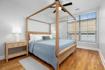Image de High End 2 Bedroom in Downtown Auburn ~ 206 over Downtown Target
