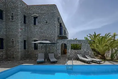 Image de Petritis, serene villa, pool, Near taverns, Crete, Greece