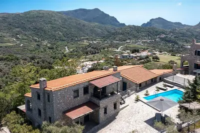 Image de Rozare, serene villa, pool, Near taverns, Crete, Greece