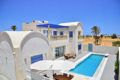 Image de Villa de Charme Hors Ville, Avec Piscine, à 6 km de la Plage